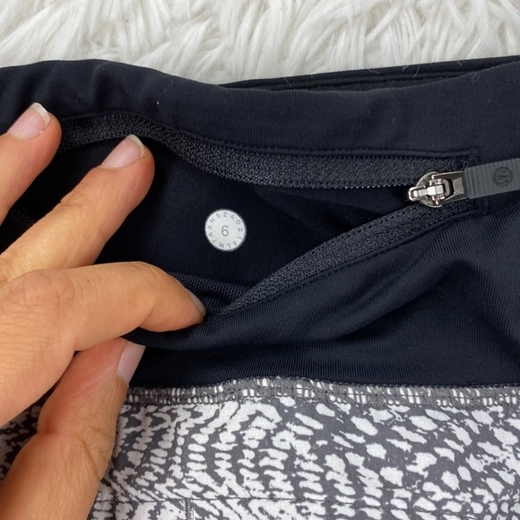 Lululemon Run Times Short II *4" Swerve Vapor Metal Grey / Black - Picture 7 of 7